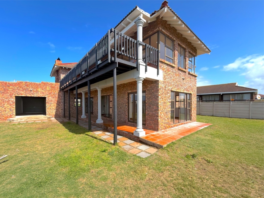 4 Bedroom Property for Sale in Bluewater Bay Eastern Cape